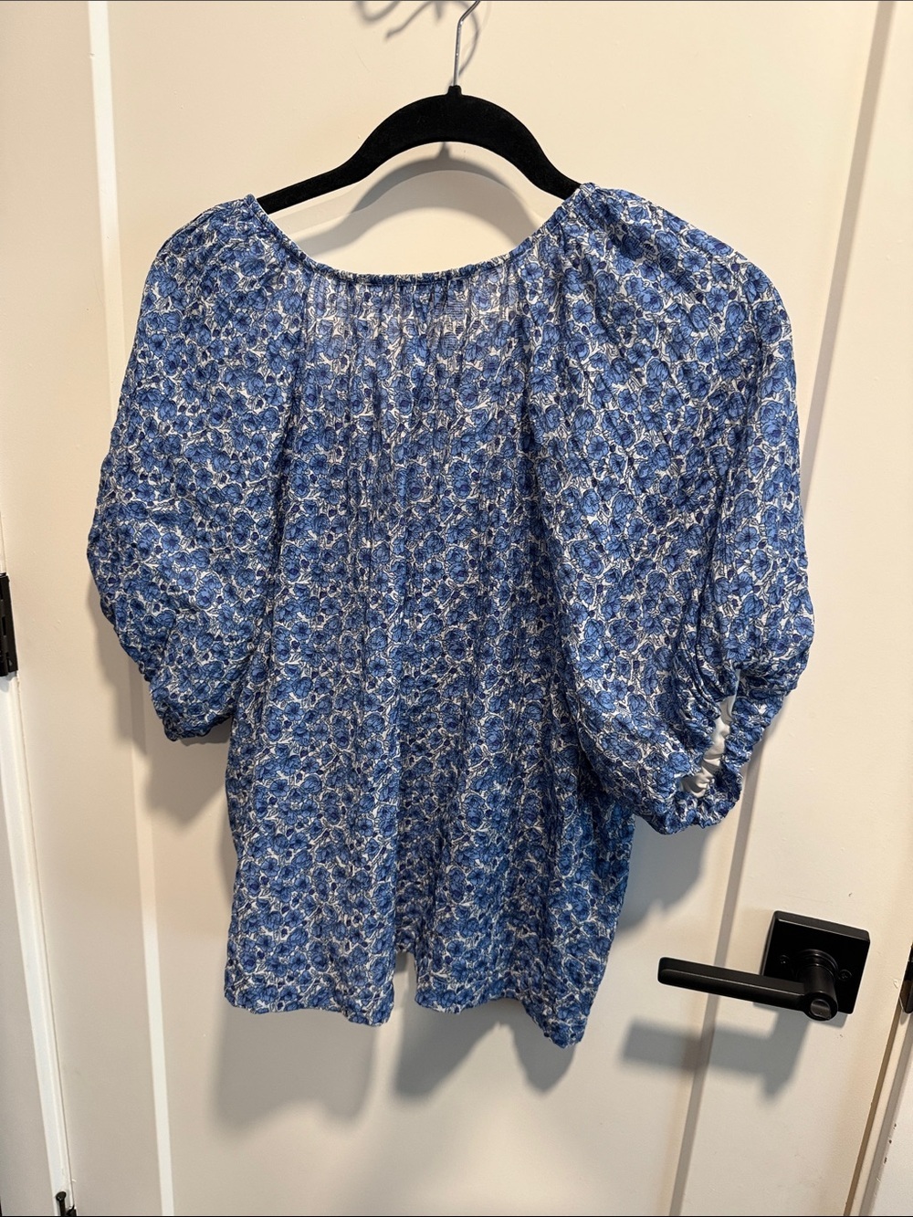 LOFT Blue Floral Tie-Front Puff Sleeve Blouse Worn Once Sz Large - Picture 6 of 7